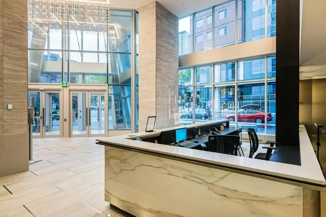 몬트리올 Panoramic View - 2 Bed 2 Bath 47Th Floor 아파트